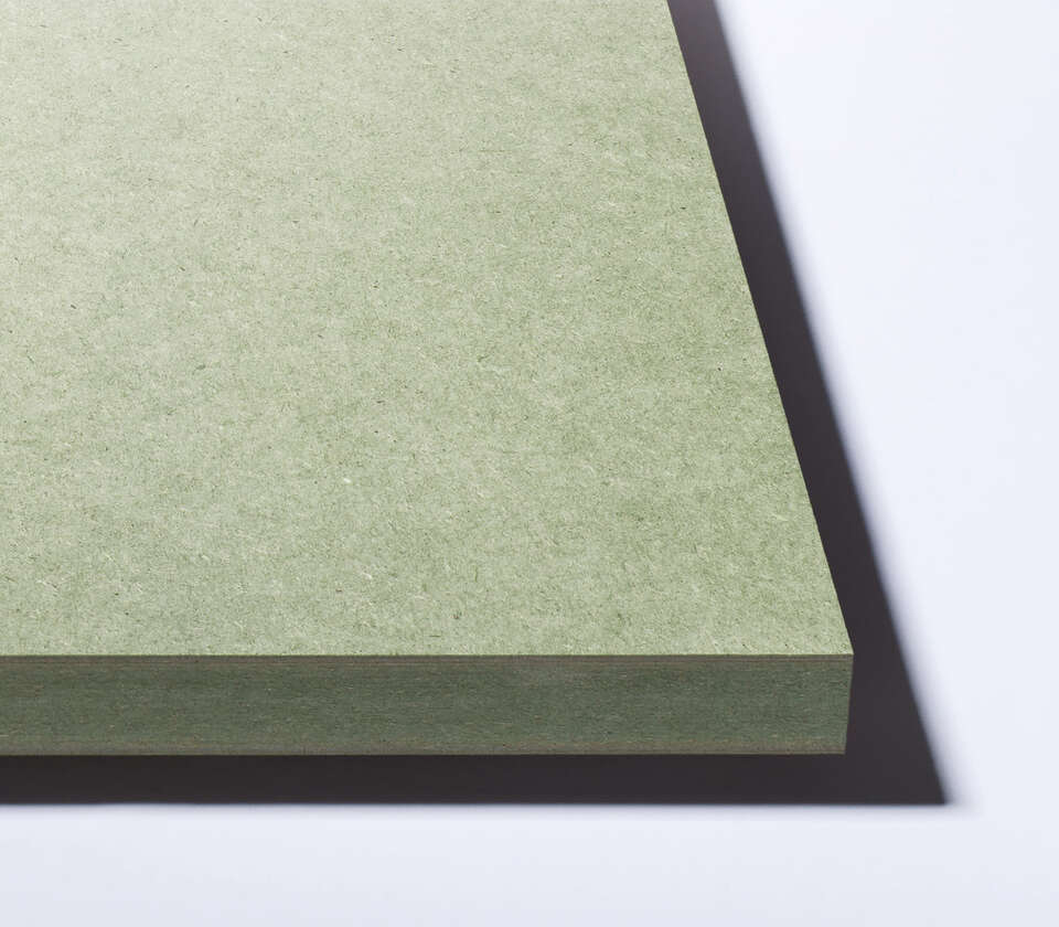 Moisture-resistant raw MDF 18 mm